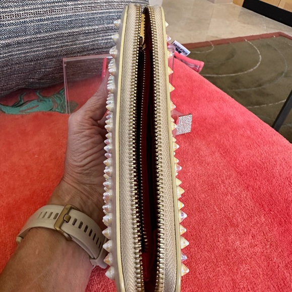 CHRISTIAN LOUBOUTIN STUDDED WALLET CREAM W/IRIDESCENT EUC GORGEOUS - Picture 6 of 12